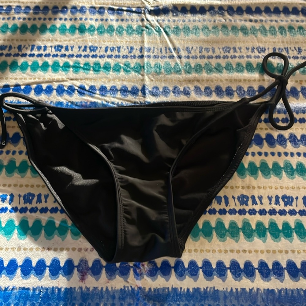 Black hip tide bikini bottoms